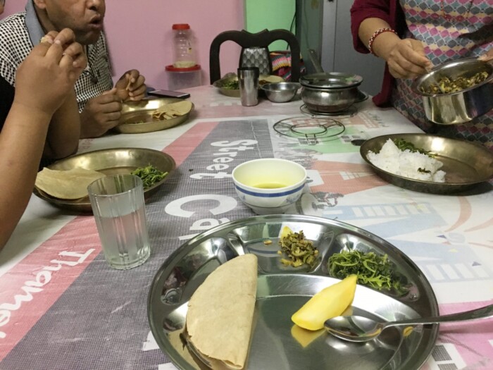 ネパールの夕食